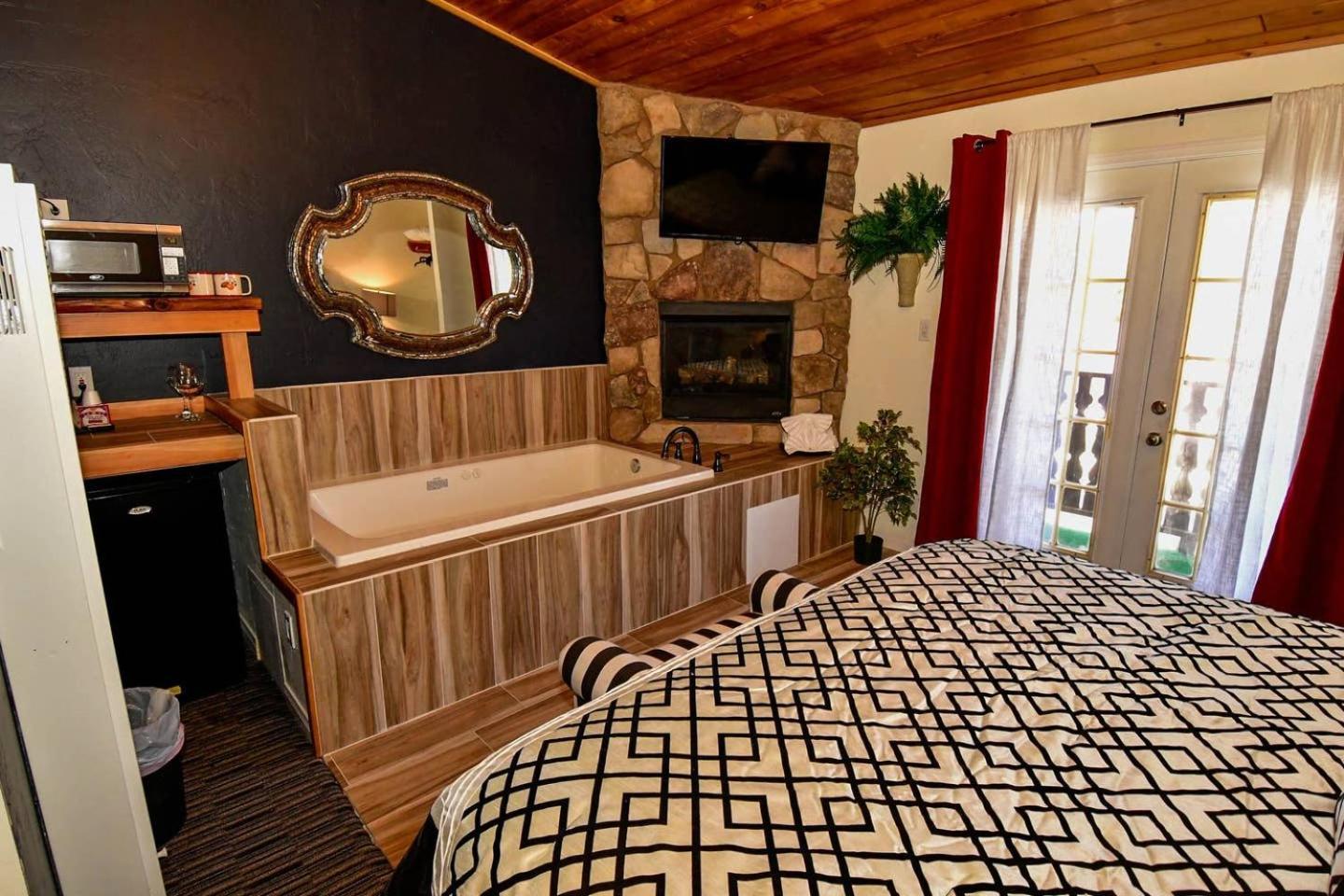 Lodge Black Forest